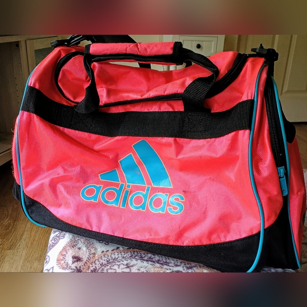 Adidas Duffle Bag Excellent Condition Pink 🩷 and Blue 💙